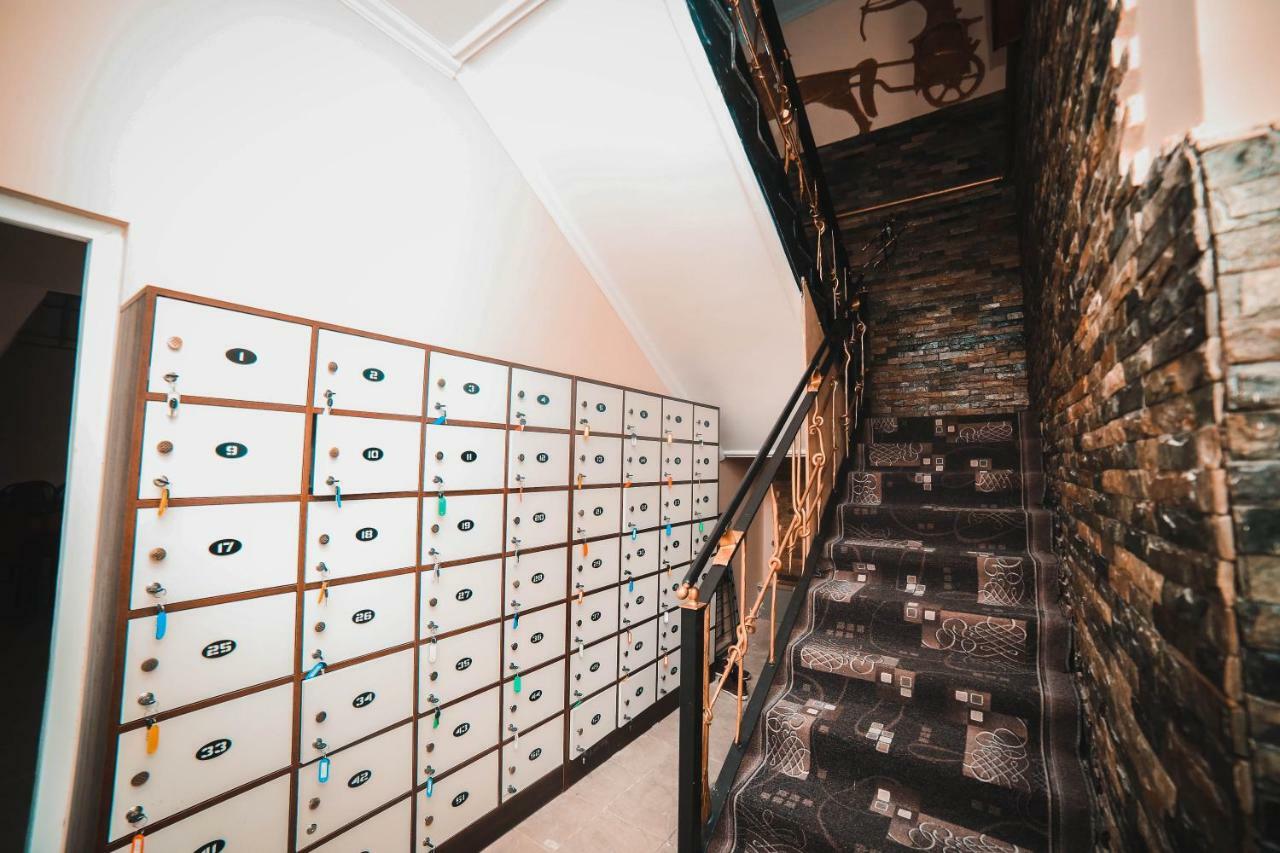 Capsule Hotel Technocave Бишкек Екстериор снимка